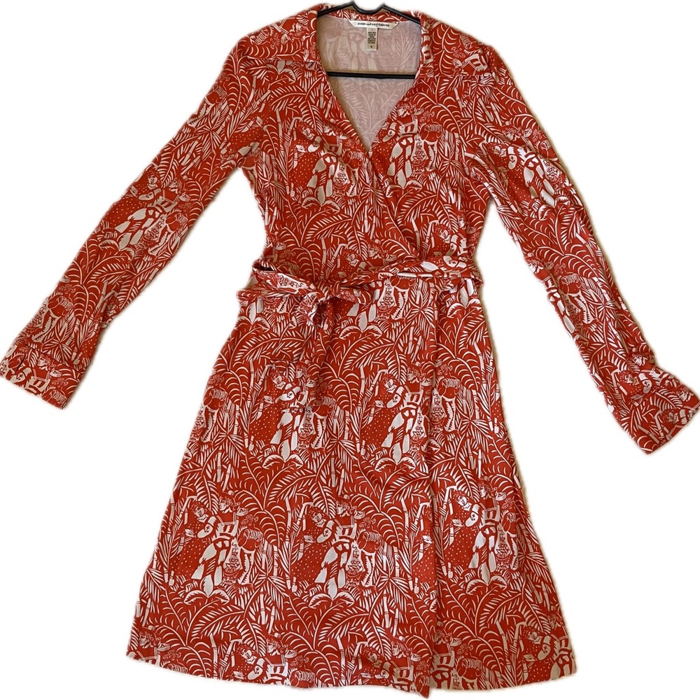 Diane von Furstenberg wrap dress, 100% silk, long sleeved.